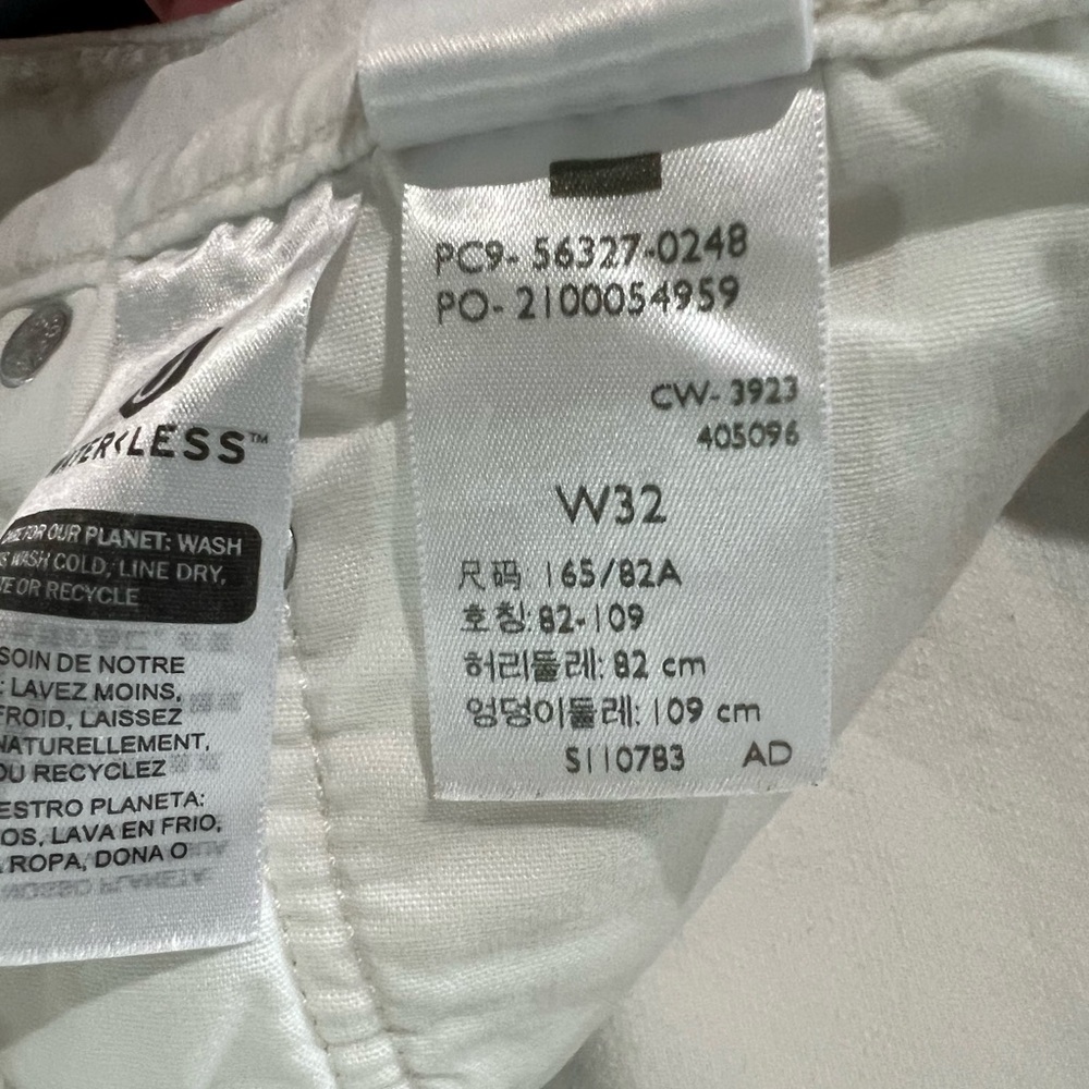 Levi's White Asymetric Frayed Hem Jean Shorts 32 - Picture 5 of 5